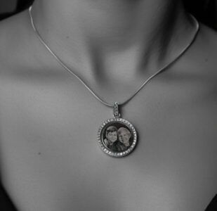 5 formas de usar seu pingente personalizado