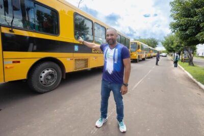 Prefeito de Bacabal entrega 10 novos ônibus escolares e inaugura escola