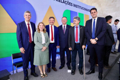 Brandão e aliados prestigiam posse de novo ministro das Relações Institucionais